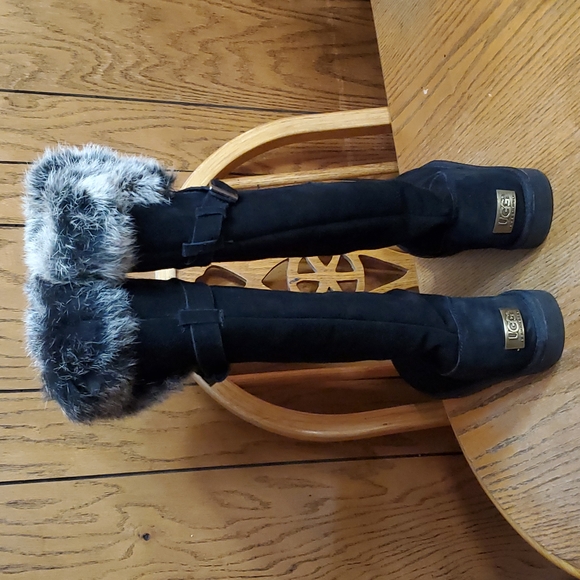 UGG Boots - Picture 4 of 11